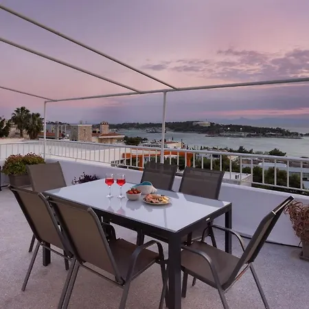 Vouliagmeni Stylish Homes By Blupine