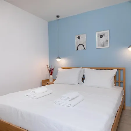 Vouliagmeni Stylish Homes By Blupine * Atenas
