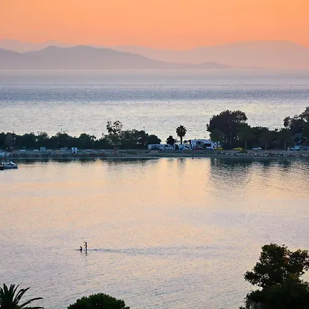 Vouliagmeni Stylish Homes By Blupine * Atenas